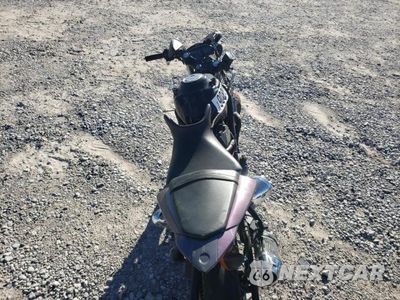 Zdjęcie 6 z 8 samochodu: 2015 YAMAHA YZFR3 VIN:MH3RH06Y2FK009908 - miniatura