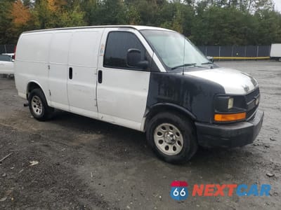 Czwarte zdjęcie samochodu z boku: 2011 CHEVROLET EXPRESS G1500 VIN:1GCSGAFX3B1135632 - miniatura