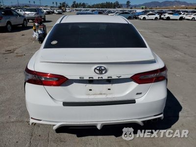 Zdjęcie 6 z 16 samochodu: 2018 TOYOTA CAMRY L VIN:4T1B11HK3JU572509 - miniatura