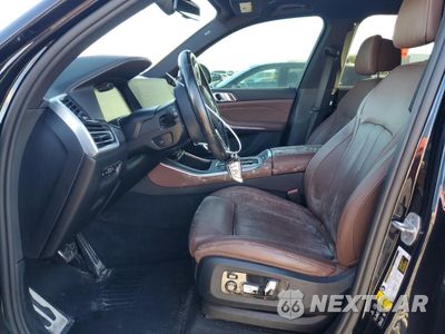 Zdjęcie 7 z 13 samochodu: 2021 BMW X5 M50I VIN:5UXJU4C03M9F82738 - miniatura