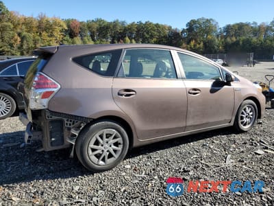 Trzecie zdjęcie samochodu z tyłu: 2016 TOYOTA PRIUS V VIN:JTDZN3EU0GJ047023 - miniatura