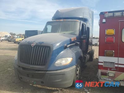 Drugie zdjęcie samochodu z przodu: 2018 INTERNATIONAL LT625 SEMI TRUCK VIN:3HSDZAPR5JN532510 - miniatura