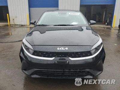 Piąte zdjęcie samochodu w środku: 2024 KIA FORTE LX VIN:3KPF24AD3RE745049 - miniatura