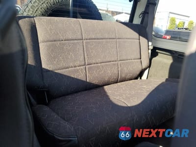 Zdjęcie 10 z 12 samochodu: 2001 JEEP WRANGLER / TJ SPORT VIN:1J4FA49S51P333140 - miniatura
