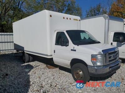 Czwarte zdjęcie samochodu z boku: 2016 FORD ECONOLINE E350 SUPER DUTY CUTAWAY VAN VIN:1FDWE3FS5GDC42304 - miniatura