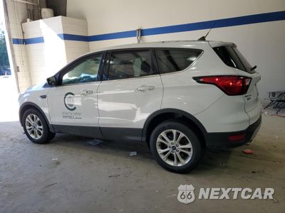 Drugie zdjęcie samochodu z przodu: 2019 FORD ESCAPE SE VIN:1FMCU9GD1KUC20950 - miniatura