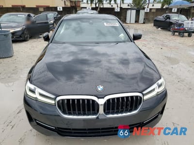 Piąte zdjęcie samochodu w środku: 2022 BMW 530 I VIN:WBA53BH0XNWX41500 - miniatura