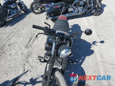 Piąte zdjęcie samochodu w środku: 2024 HONDA VT750 C2B VIN:JH2RC53E9RK000042 - miniatura