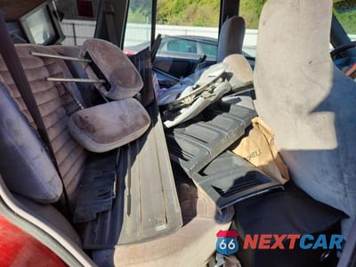 Zdjęcie 11 z 14 samochodu: 1994 JEEP GRAND CHEROKEE LAREDO VIN:1J4FX58S5RC174094 - miniatura