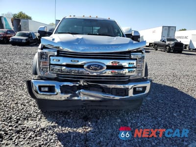 Piąte zdjęcie samochodu w środku: 2017 FORD F550 SUPER DUTY VIN:1FD0W5HT3HEE74836 - miniatura
