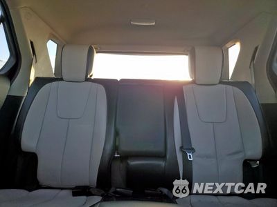 Zdjęcie 10 z 13 samochodu: 2017 CHEVROLET EQUINOX PREMIER VIN:2GNALDEK9H1526812 - miniatura