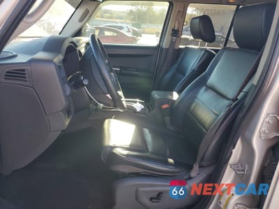 Zdjęcie 7 z 15 samochodu: 2008 JEEP COMMANDER SPORT VIN:1J8HG48K78C114639 - miniatura