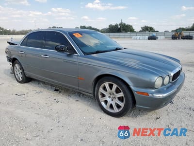 Czwarte zdjęcie samochodu z boku: 2004 JAGUAR XJ8 VIN:SAJWA71C94SG25357 - miniatura