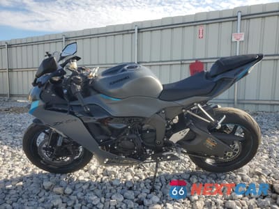 Trzecie zdjęcie samochodu z tyłu: 2025 KAWASAKI ZX636 K VIN:JKBZXJK10SA011338 - miniatura