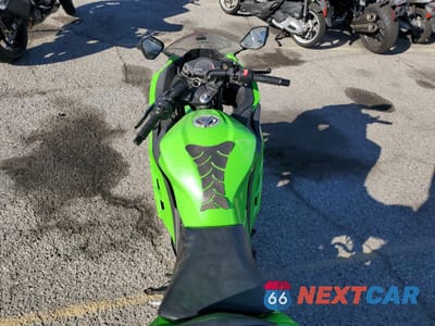 Zdjęcie 6 z 9 samochodu: 2015 KAWASAKI EX300 B VIN:JKAEX8B13FDA18612 - miniatura