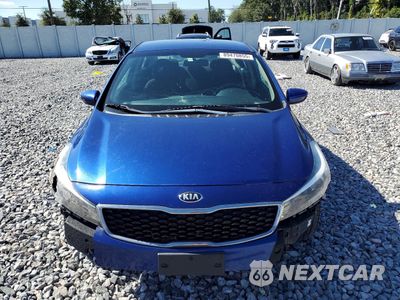 Piąte zdjęcie samochodu w środku: 2018 KIA FORTE LX VIN:3KPFK4A75JE200517 - miniatura