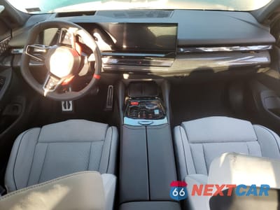 Zdjęcie 8 z 15 samochodu: 2026 BMW M5 VIN:WBS83FK05TCV67939 - miniatura