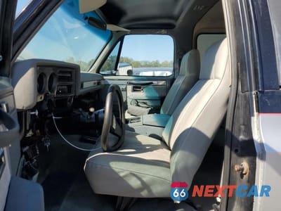Zdjęcie 7 z 12 samochodu: 1984 GMC JIMMY K1500 VIN:1G5EK18H2EF513682 - miniatura