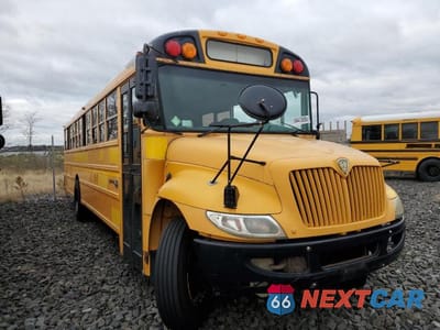2005 THOMAS SAF-T-LINER C2 - SCHOOL BUS 4UZAAXCS15CU88075 - główne zdjęcie licytacji z USA - miniatura