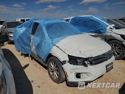 Czwarte zdjęcie samochodu z boku: 2017 VOLKSWAGEN TIGUAN WOLFSBURG VIN:WVGRV7AX4HK005713 - miniatura