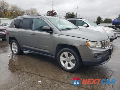 Czwarte zdjęcie samochodu z boku: 2012 JEEP COMPASS SPORT VIN:1C4NJDBB3CD523017 - miniatura