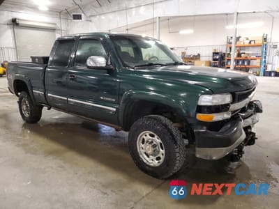 Czwarte zdjęcie samochodu z boku: 2001 CHEVROLET SILVERADO K2500 HEAVY DUTY VIN:1GCHK29G51E173641 - miniatura