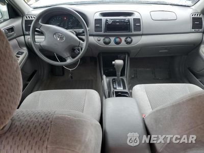 Zdjęcie 8 z 12 samochodu: 2003 TOYOTA CAMRY LE VIN:4T1BE32K13U764703 - miniatura
