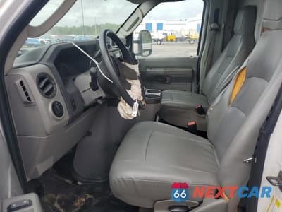 Zdjęcie 7 z 13 samochodu: 2017 FORD ECONOLINE E350 SUPER DUTY CUTAWAY VAN VIN:1FDWE3FS9HDC02292 - miniatura