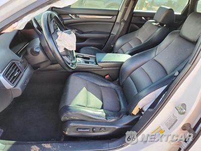 Zdjęcie 7 z 12 samochodu: 2018 HONDA ACCORD SPORT VIN:1HGCV2F39JA050923 - miniatura