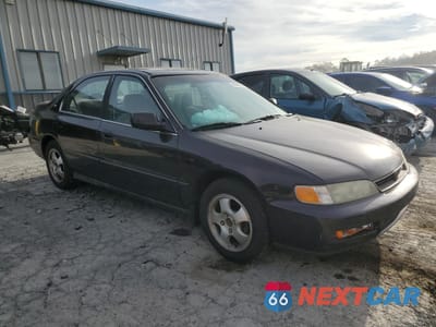Czwarte zdjęcie samochodu z boku: 1997 HONDA ACCORD SE VIN:1HGCD5609VA041204 - miniatura