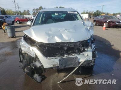Piąte zdjęcie samochodu w środku: 2011 VOLKSWAGEN TIGUAN S VIN:WVGBV7AX5BW527753 - miniatura