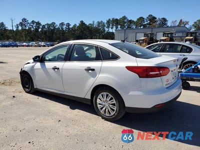 Drugie zdjęcie samochodu z przodu: 2015 FORD FOCUS S VIN:1FADP3E29FL342584 - miniatura