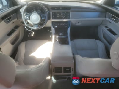 Zdjęcie 8 z 12 samochodu: 2016 JAGUAR XF PRESTIGE VIN:SAJBE4BV8GCY13557 - miniatura