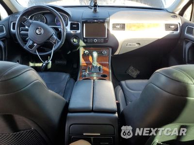 Zdjęcie 8 z 13 samochodu: 2013 VOLKSWAGEN TOUAREG V6 TDI VIN:WVGEP9BP8DD004176 - miniatura