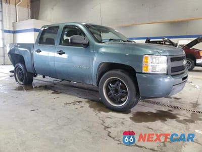 Czwarte zdjęcie samochodu z boku: 2010 CHEVROLET SILVERADO C1500 VIN:3GCRCPEA6AG110217 - miniatura