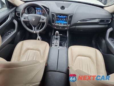 Zdjęcie 8 z 14 samochodu: 2017 MASERATI LEVANTE VIN:ZN661XUA7HX245530 - miniatura