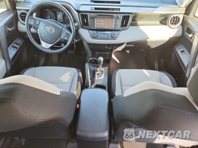 Zdjęcie 8 z 16 samochodu: 2017 TOYOTA RAV4 XLE VIN:JTMWFREV5HD101170 - miniatura