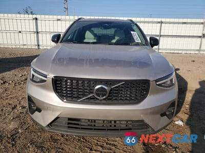 Piąte zdjęcie samochodu w środku: 2024 VOLVO XC40 PLUS VIN:YV4L12UL7R2367275 - miniatura