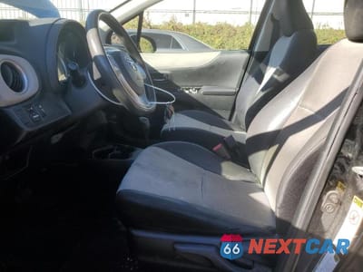 Zdjęcie 7 z 12 samochodu: 2013 TOYOTA YARIS VIN:JTDKTUD37DD569227 - miniatura