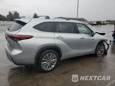 Trzecie zdjęcie samochodu z tyłu: 2021 TOYOTA HIGHLANDER HYBRID PLATINUM VIN:5TDEBRCH8MS028654 - miniatura