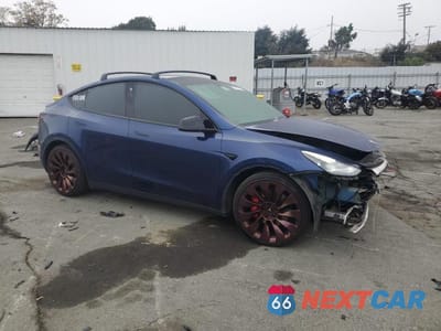 Czwarte zdjęcie samochodu z boku: 2021 TESLA MODEL Y VIN:5YJYGDEF8MF248975 - miniatura