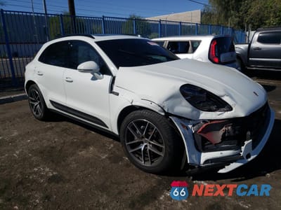 Czwarte zdjęcie samochodu z boku: 2023 PORSCHE MACAN BASE VIN:WP1AA2A51PLB14930 - miniatura