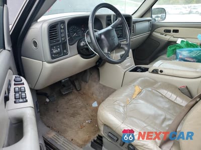 Zdjęcie 8 z 13 samochodu: 2001 CHEVROLET SUBURBAN K2500 VIN:3GNGK26U11G277209 - miniatura