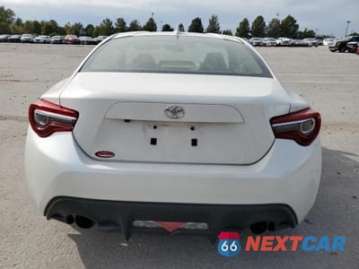 Zdjęcie 6 z 11 samochodu: 2017 TOYOTA 86 BASE VIN:JF1ZNAA19H9700148 - miniatura