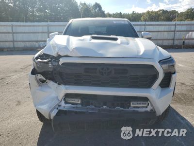 Piąte zdjęcie samochodu w środku: 2024 TOYOTA TACOMA DOUBLE CAB VIN:3TYLB5JN8RT024026 - miniatura