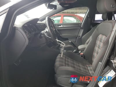 Zdjęcie 7 z 13 samochodu: 2018 VOLKSWAGEN GTI S/SE VIN:3VW447AU3JM261344 - miniatura