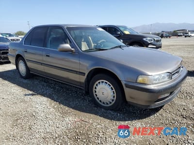 Czwarte zdjęcie samochodu z boku: 1990 HONDA ACCORD EX VIN:1HGCB7668LA188410 - miniatura