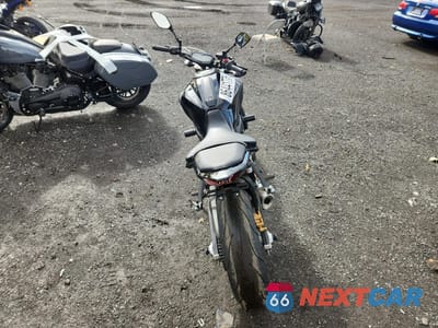 Czwarte zdjęcie samochodu z boku: 2016 YAMAHA FZ07 VIN:JYARM06E2GA007367 - miniatura
