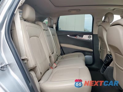 Zdjęcie 11 z 15 samochodu: 2023 LINCOLN NAUTILUS RESERVE VIN:2LMPJ8KP4PBL10990 - miniatura