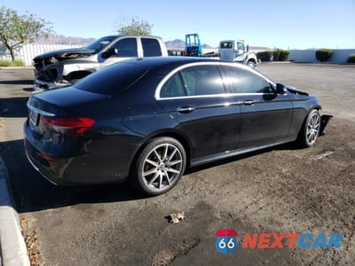 Trzecie zdjęcie samochodu z tyłu: 2022 MERCEDES-BENZ E 350 VIN:W1KZF8DB2NB095839 - miniatura